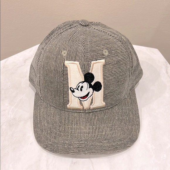 🔥Disney Kids Gray Cap with Mickey Mouse🔥 - Picture 1 of 4